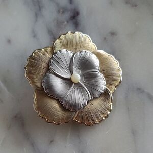 Vintage Elegant Silver and Gold Floral Brooch